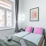 Whale Urban Apartment Budapest