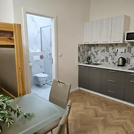 Апартаменты Whale Urban *