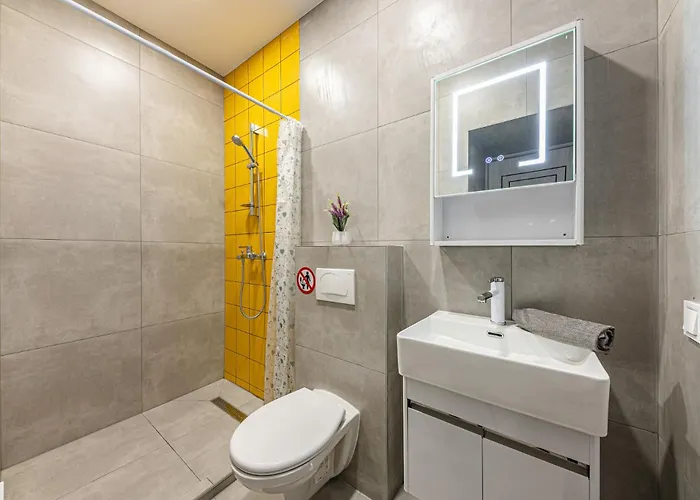 Апартаменты Whale Urban *