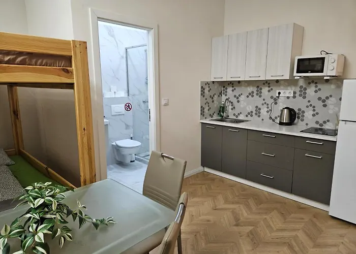 Апартаменты Whale Urban *